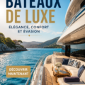 Un élégant bateau de luxe amarré au port, offrant une vue sur la mer