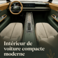 Intérieur moderne d'une voiture compacte avec un aménagement pratique et esthétique.
