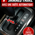 Une femme au volant d'une voiture automatique, souriante tout en conduisant, dans un environnement urbain.