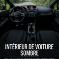 Intérieur moderne d'une voiture avec volant et tableau de bord élégants